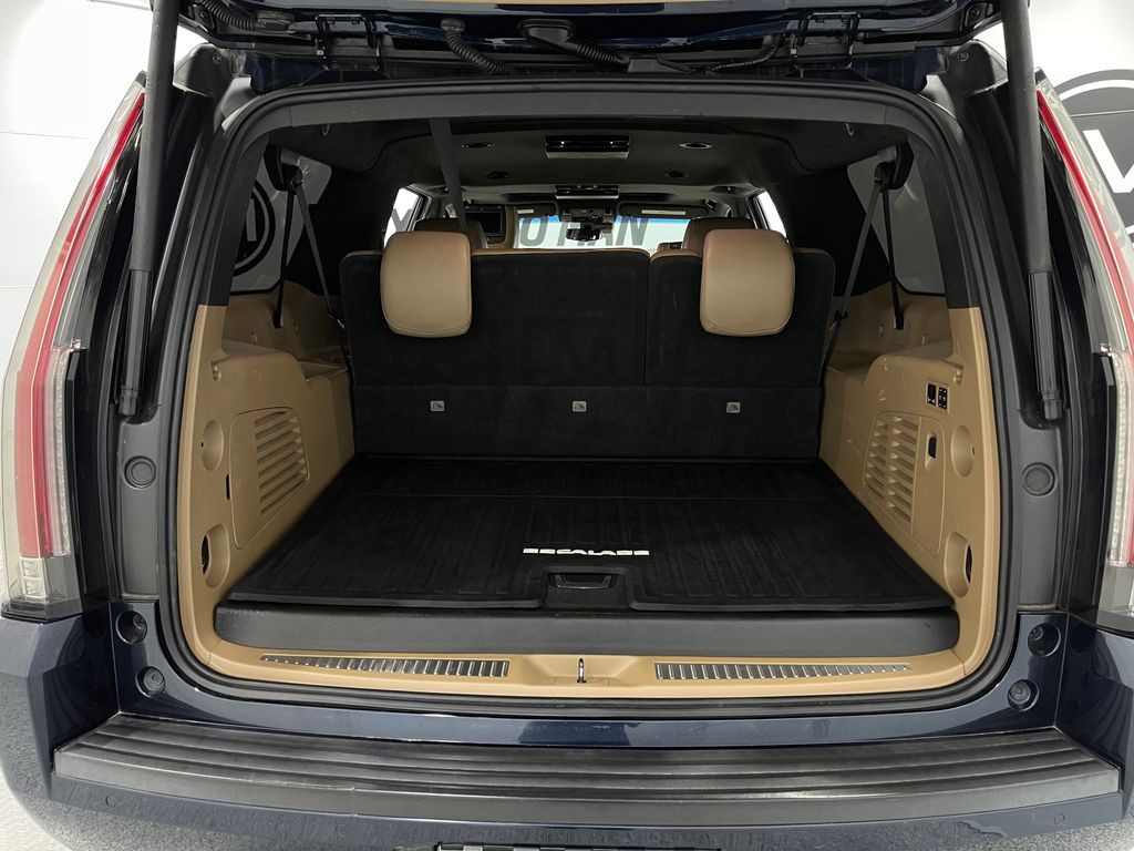 2018 Cadillac Escalade Image 29
