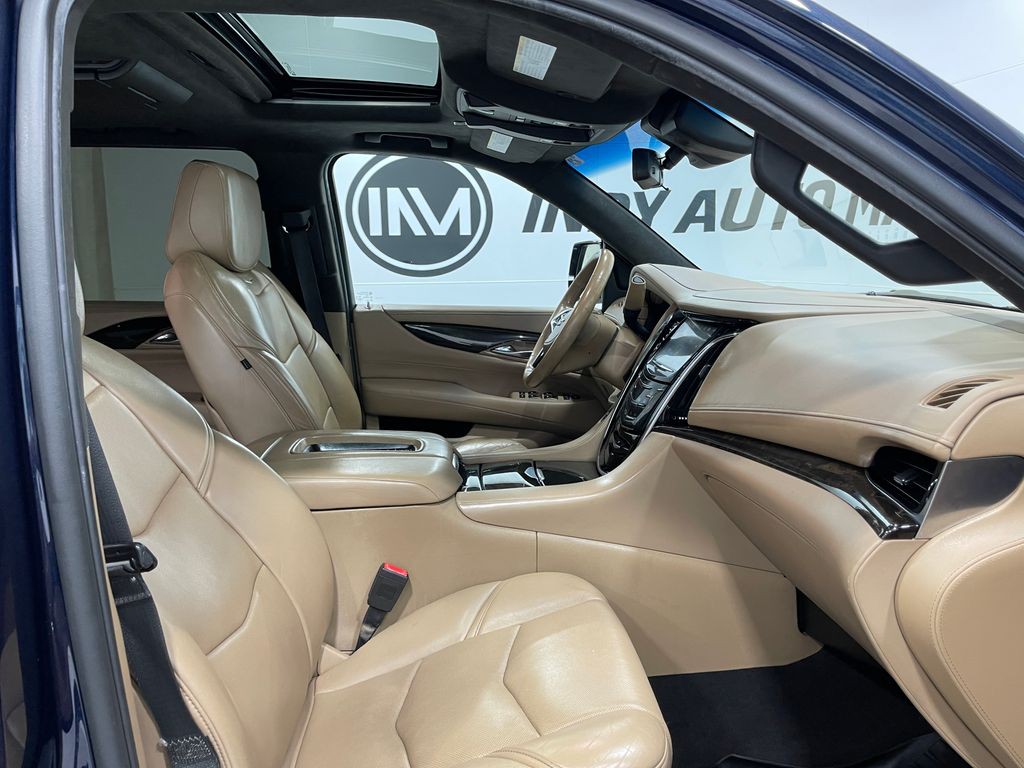 2018 Cadillac Escalade Image 37