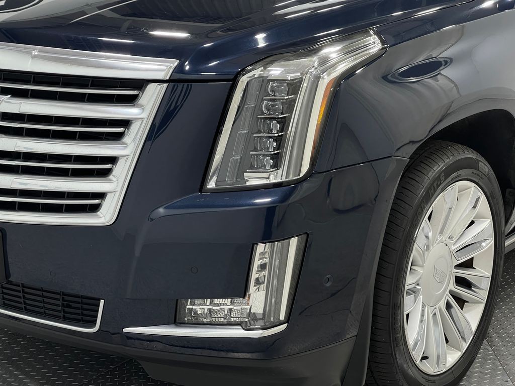 2018 Cadillac Escalade Image 38