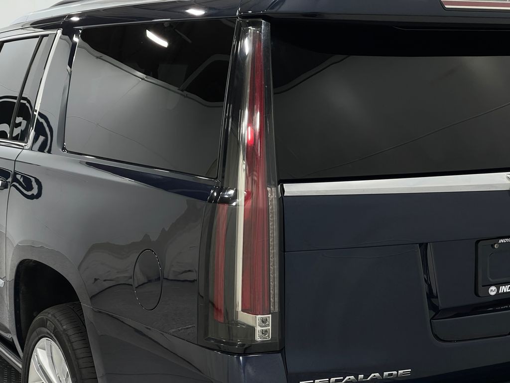 2018 Cadillac Escalade Image 39