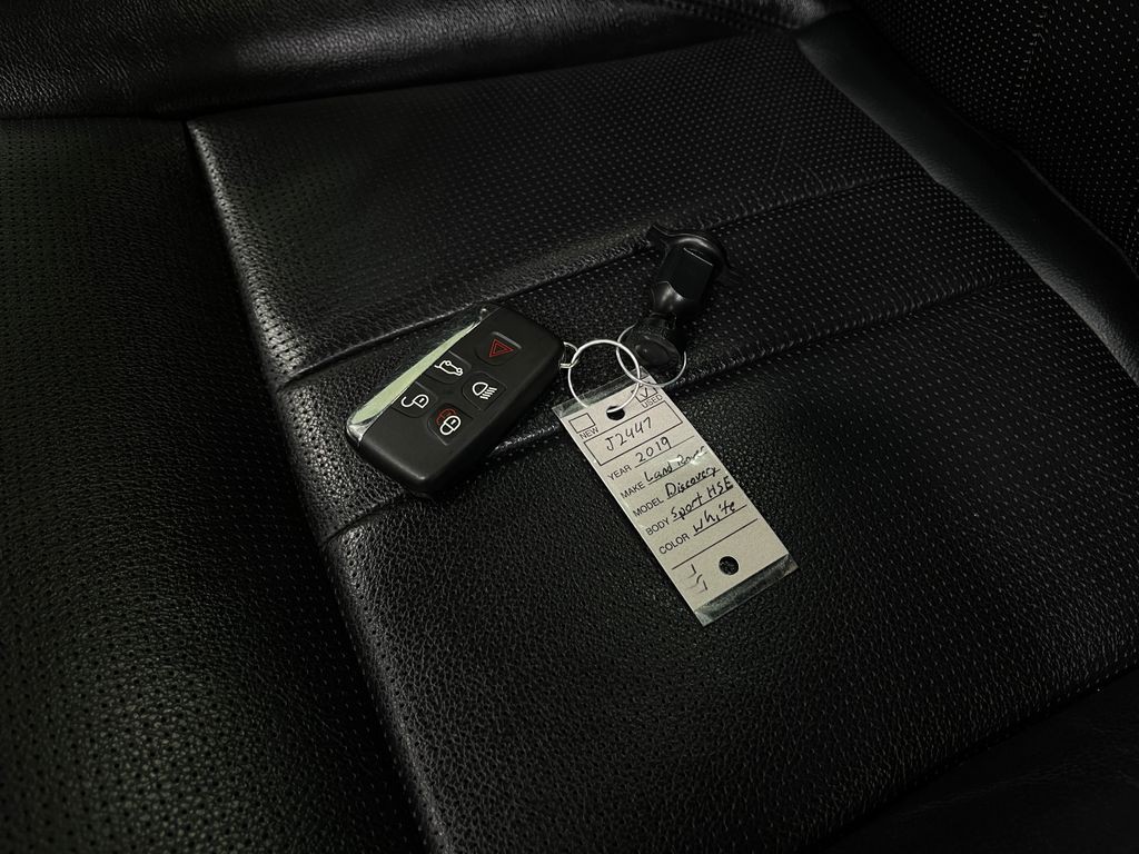 2019 Land Rover Discovery Sport Image 37