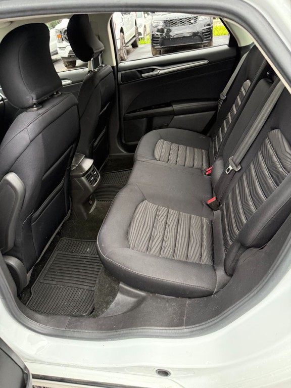 2016 Ford Fusion Image 12
