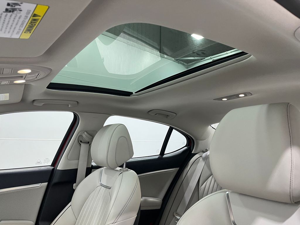 2019 Genesis G70 Image 12