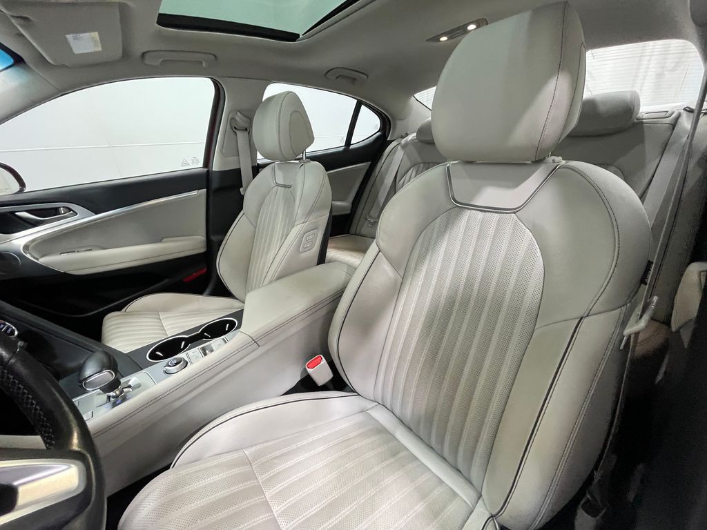 2019 Genesis G70 Image 15