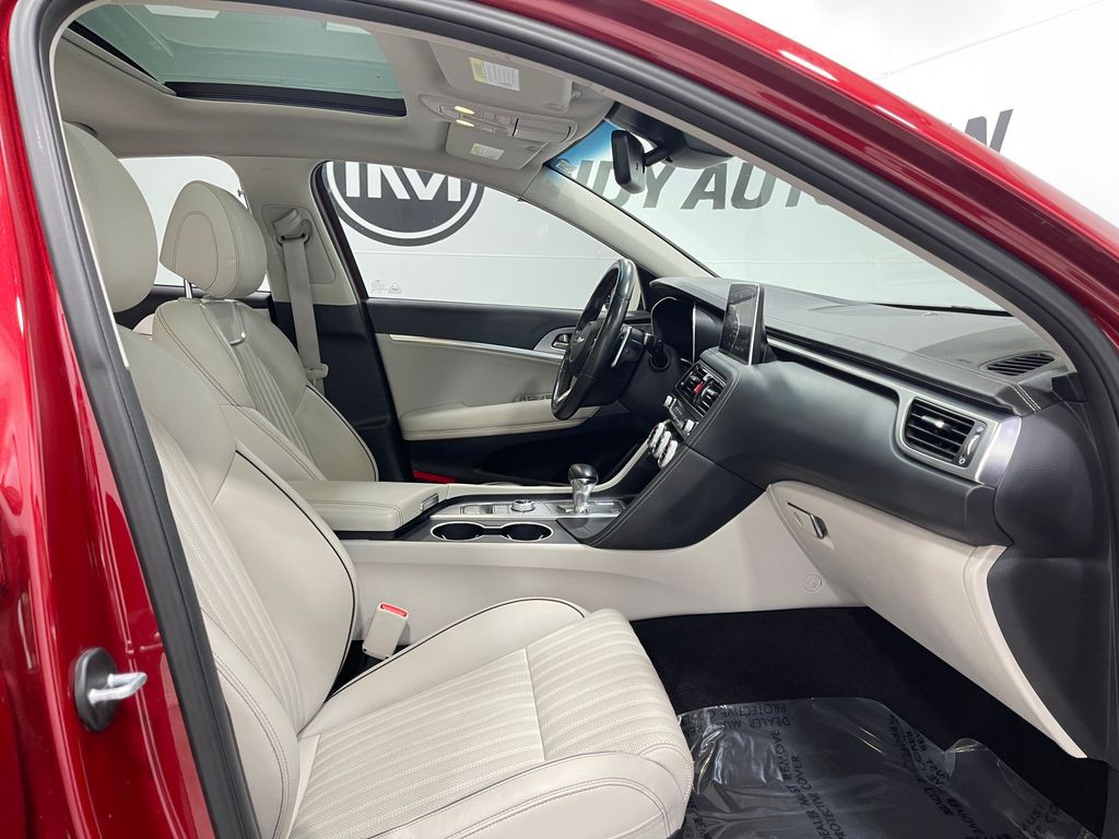 2019 Genesis G70 Image 33