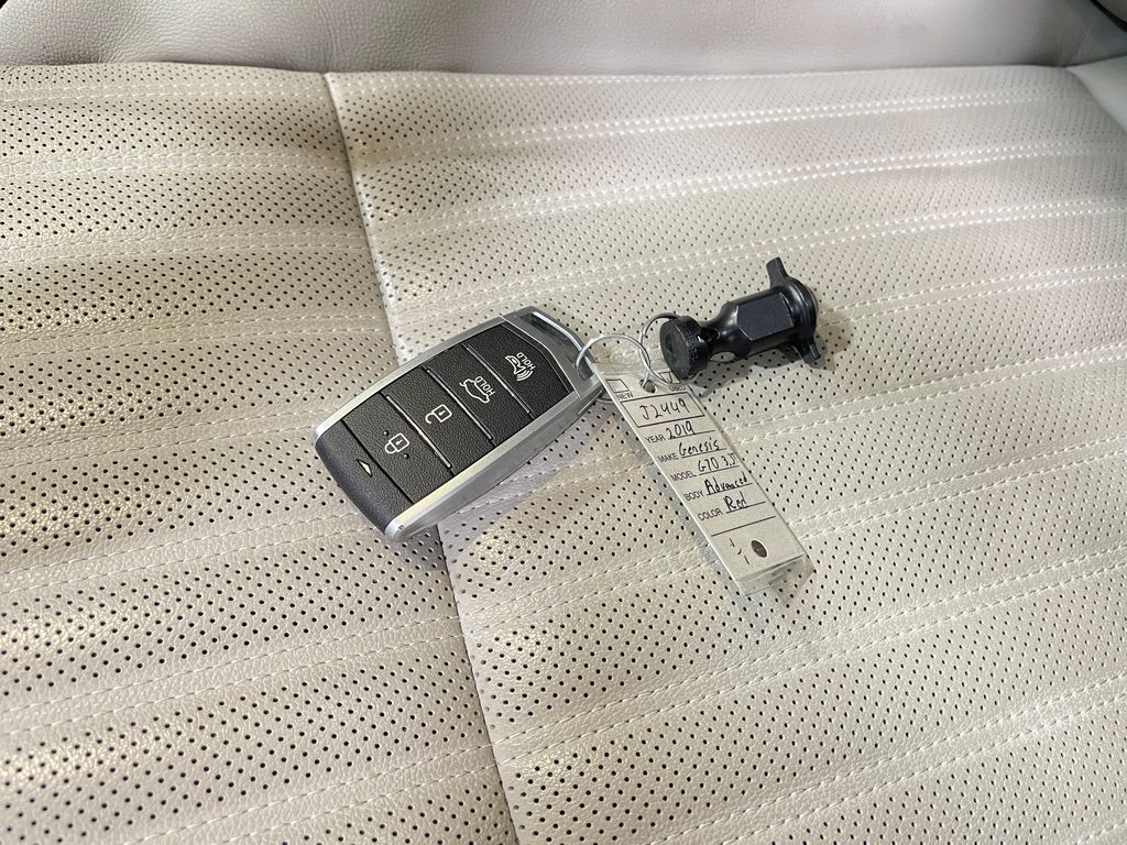 2019 Genesis G70 Image 38
