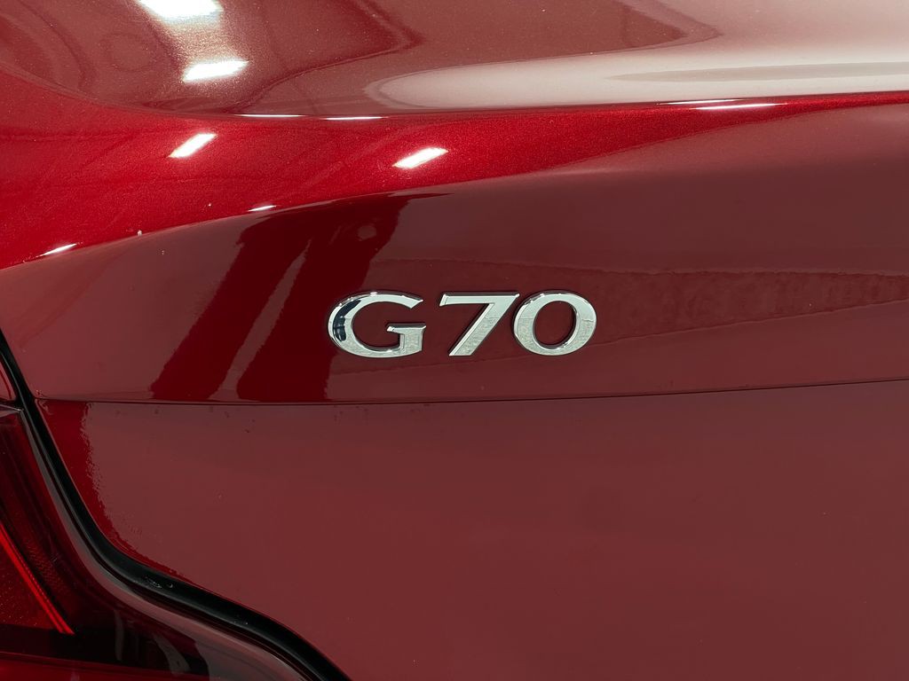 2019 Genesis G70 Image 40