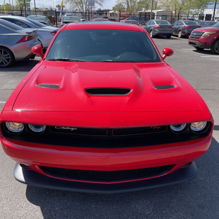 2019 Dodge Challenger Image 2