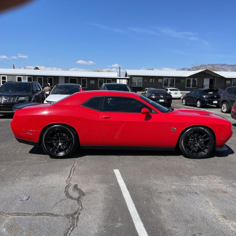2019 Dodge Challenger Image 4