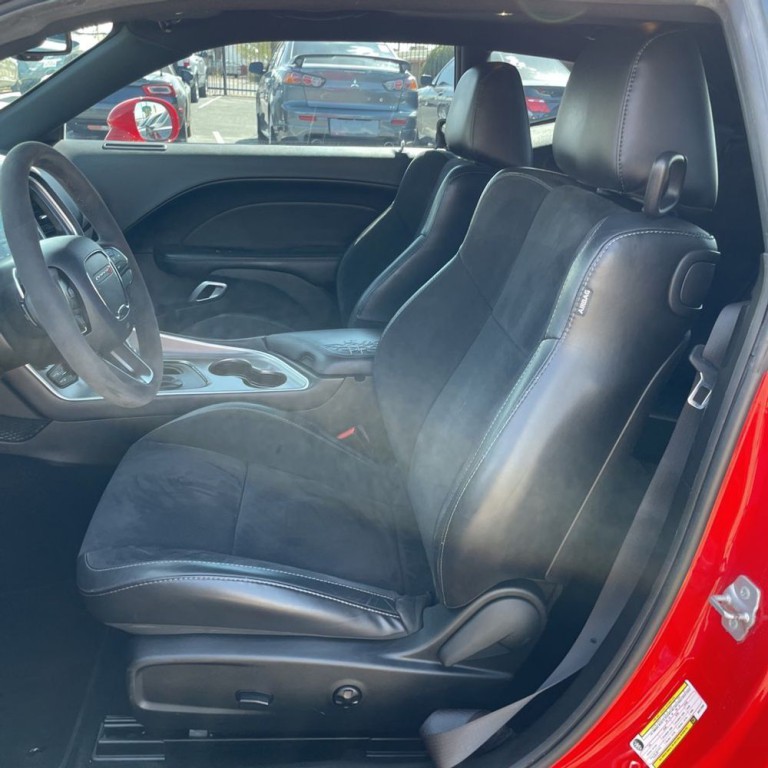 2019 Dodge Challenger Image 9