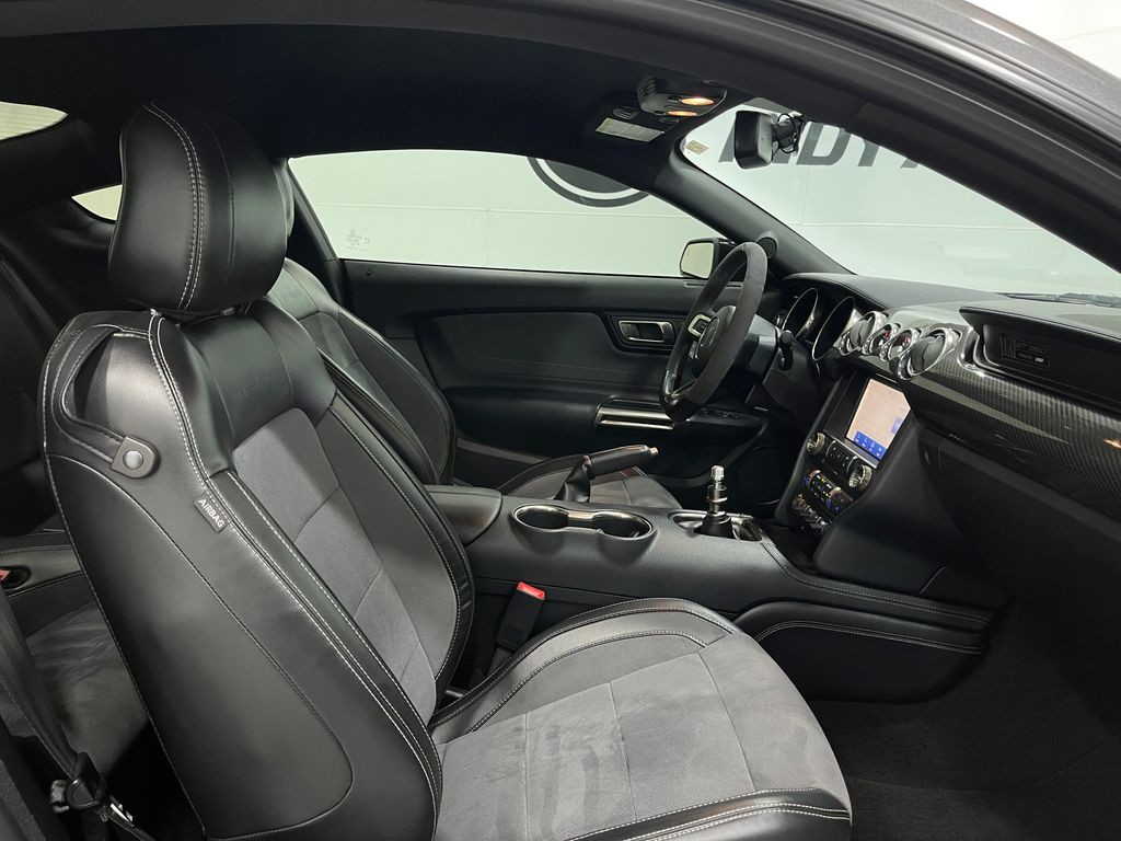 2020 Ford Mustang Image 30