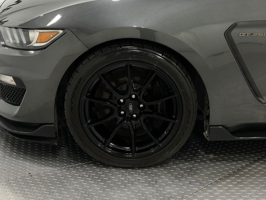 2020 Ford Mustang Image 33