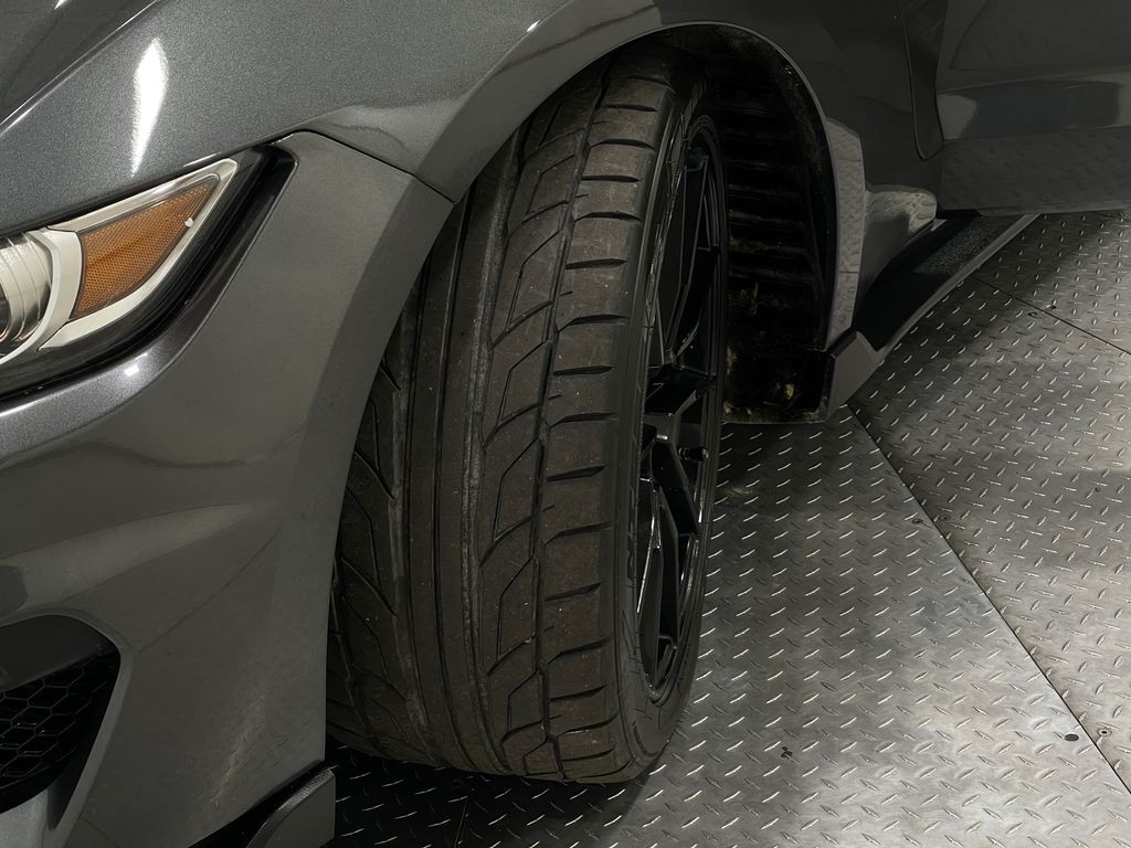 2020 Ford Mustang Image 34