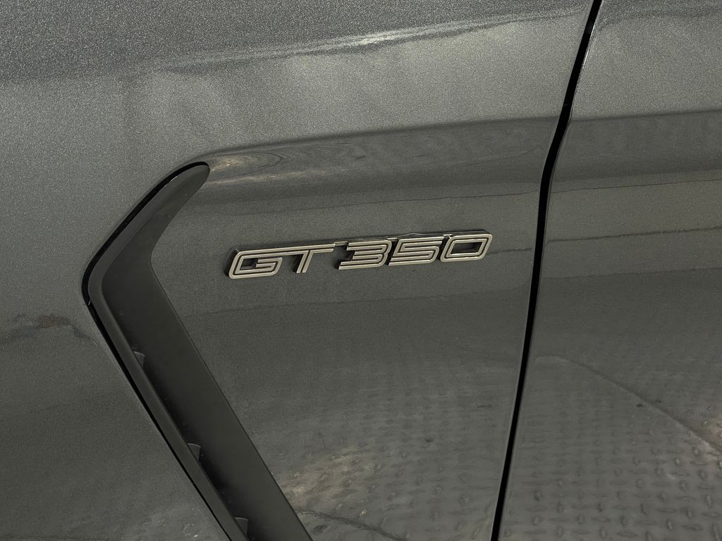 2020 Ford Mustang Image 37