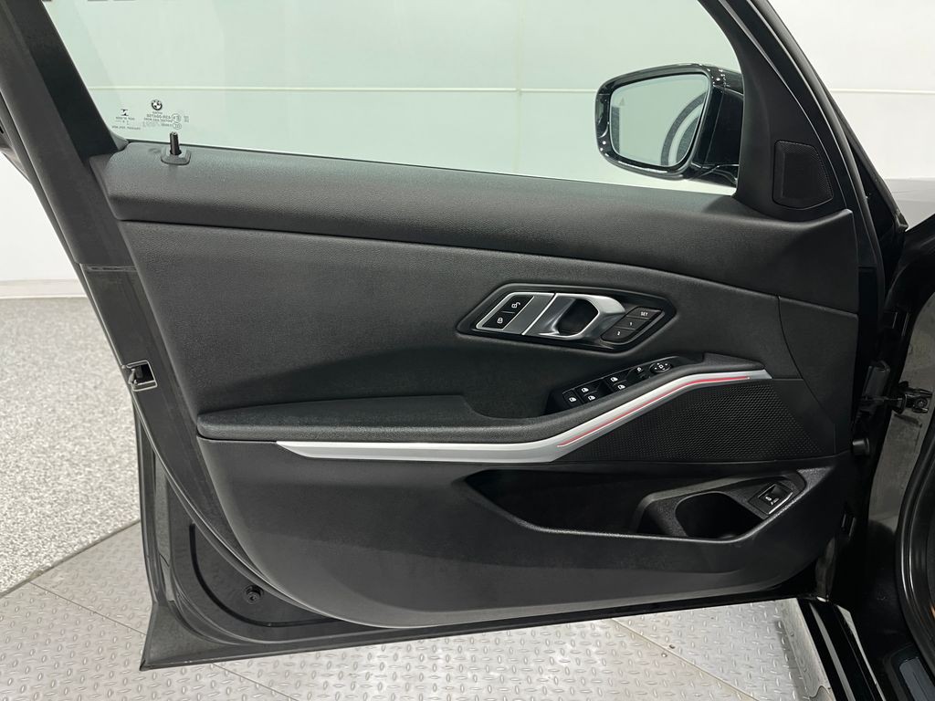 2020 BMW 3 Series Image 16