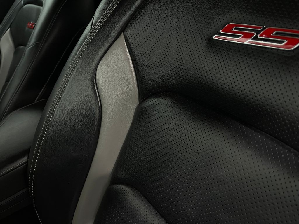 2016 Chevrolet Camaro Image 17