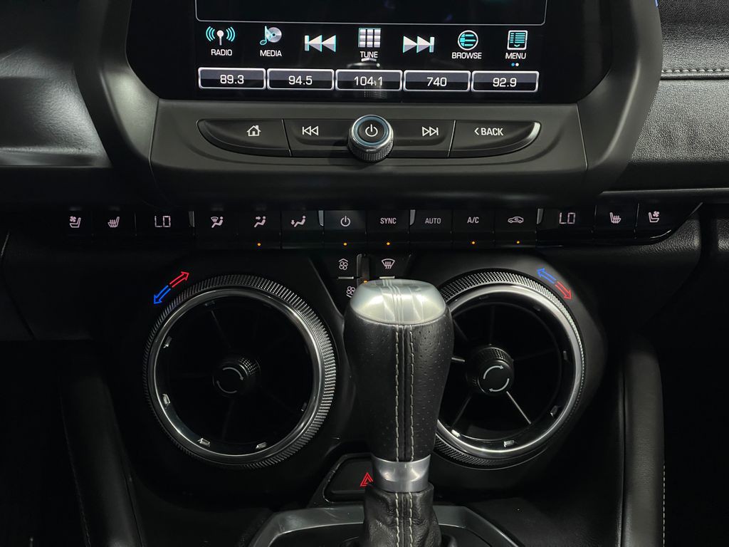 2016 Chevrolet Camaro Image 24