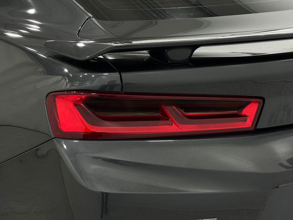 2016 Chevrolet Camaro Image 32