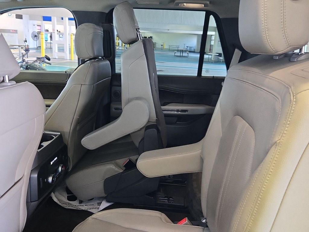 2018 Ford Expedition Image 12