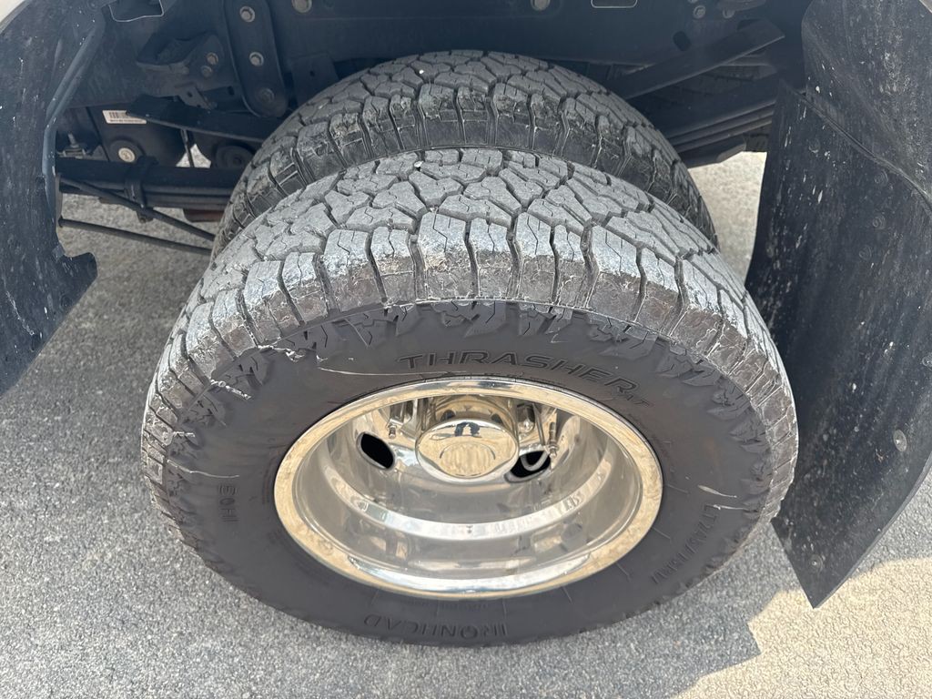 2022 Ford F-350 Image 7