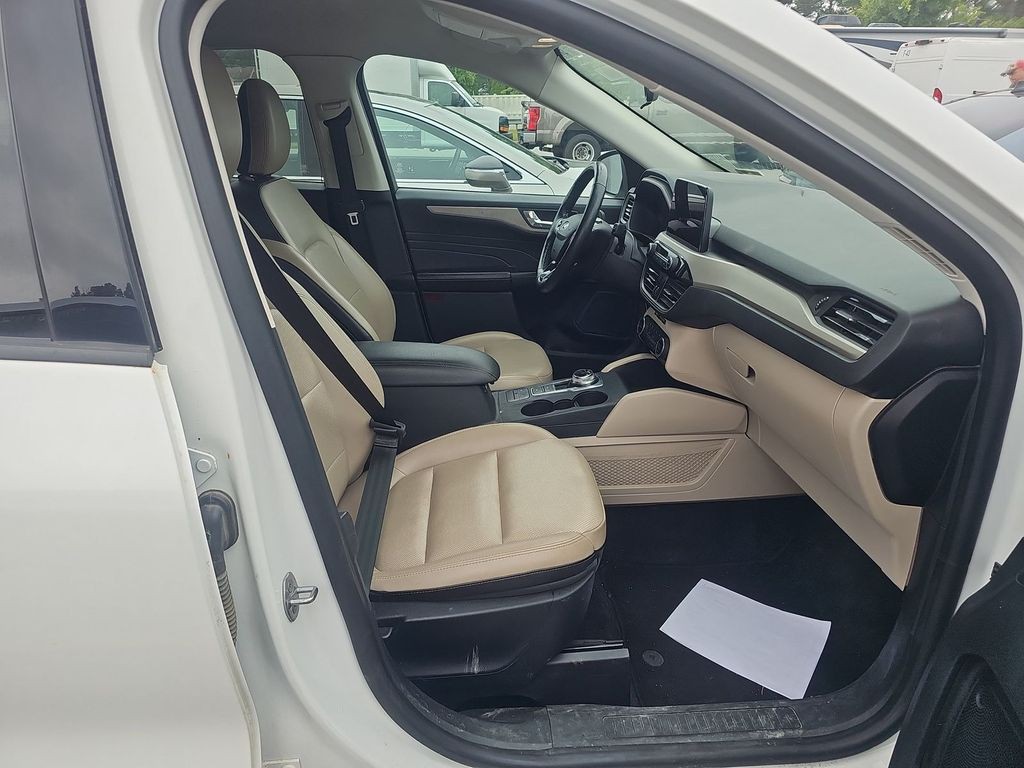 2021 Ford Escape Image 9