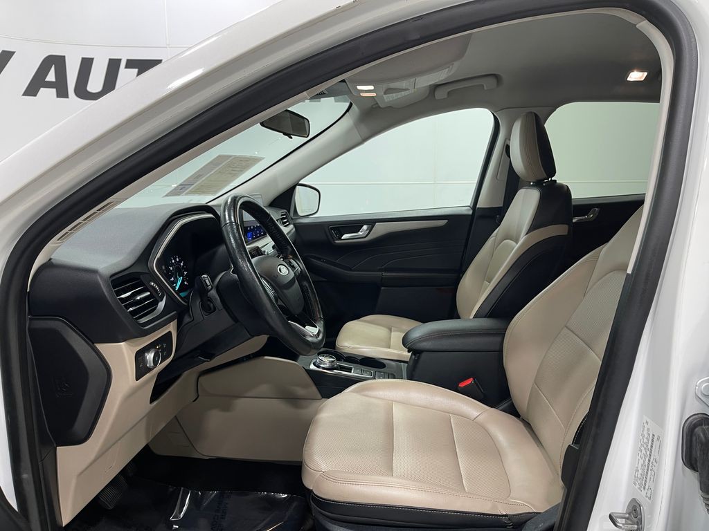 2021 Ford Escape Image 12