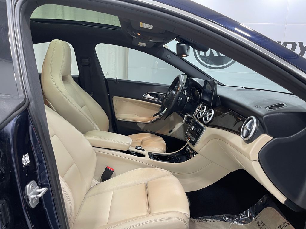 2018 Mercedes-Benz CLA-Class Image 32