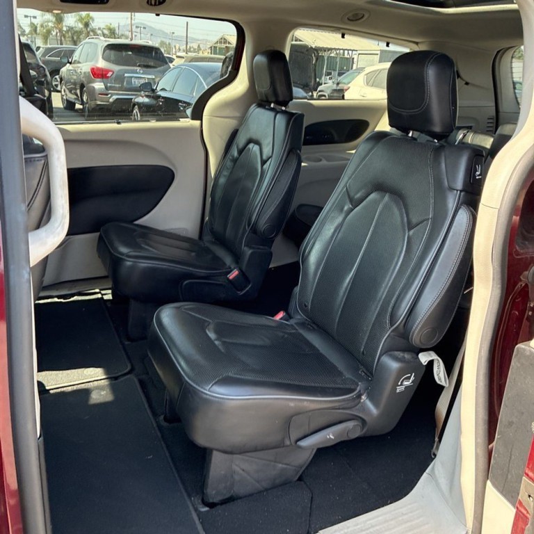 2019 Chrysler Pacifica Image 17
