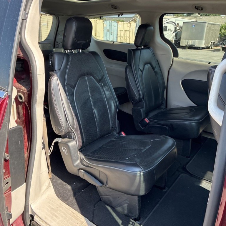 2019 Chrysler Pacifica Image 19