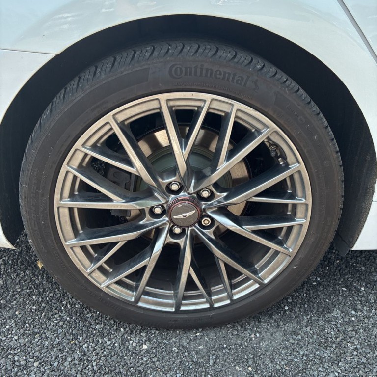 2019 Genesis G80 Image 9