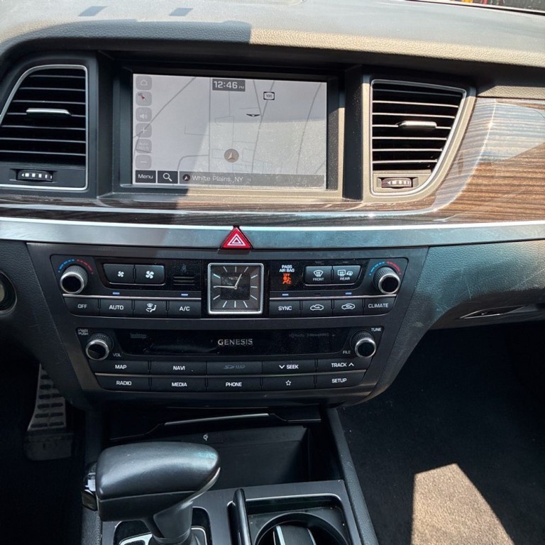 2019 Genesis G80 Image 15
