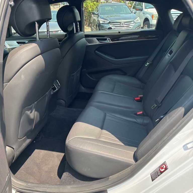2019 Genesis G80 Image 17