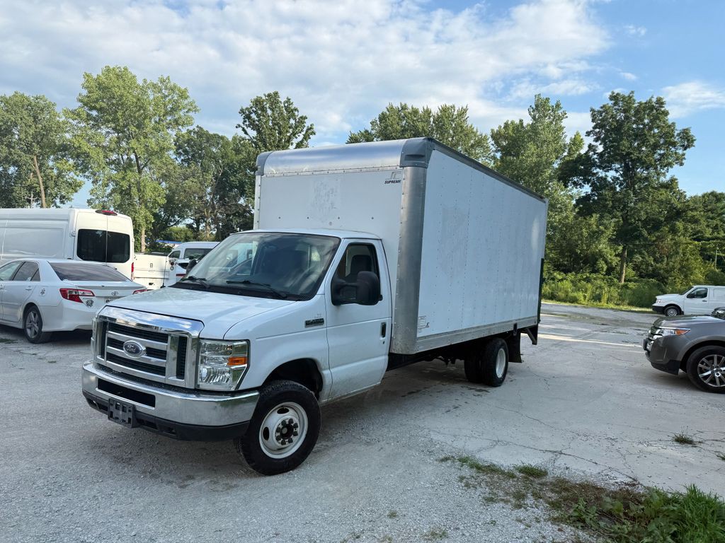 2016 Ford E-450 Image 3