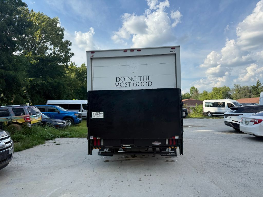 2016 Ford E-450 Image 5