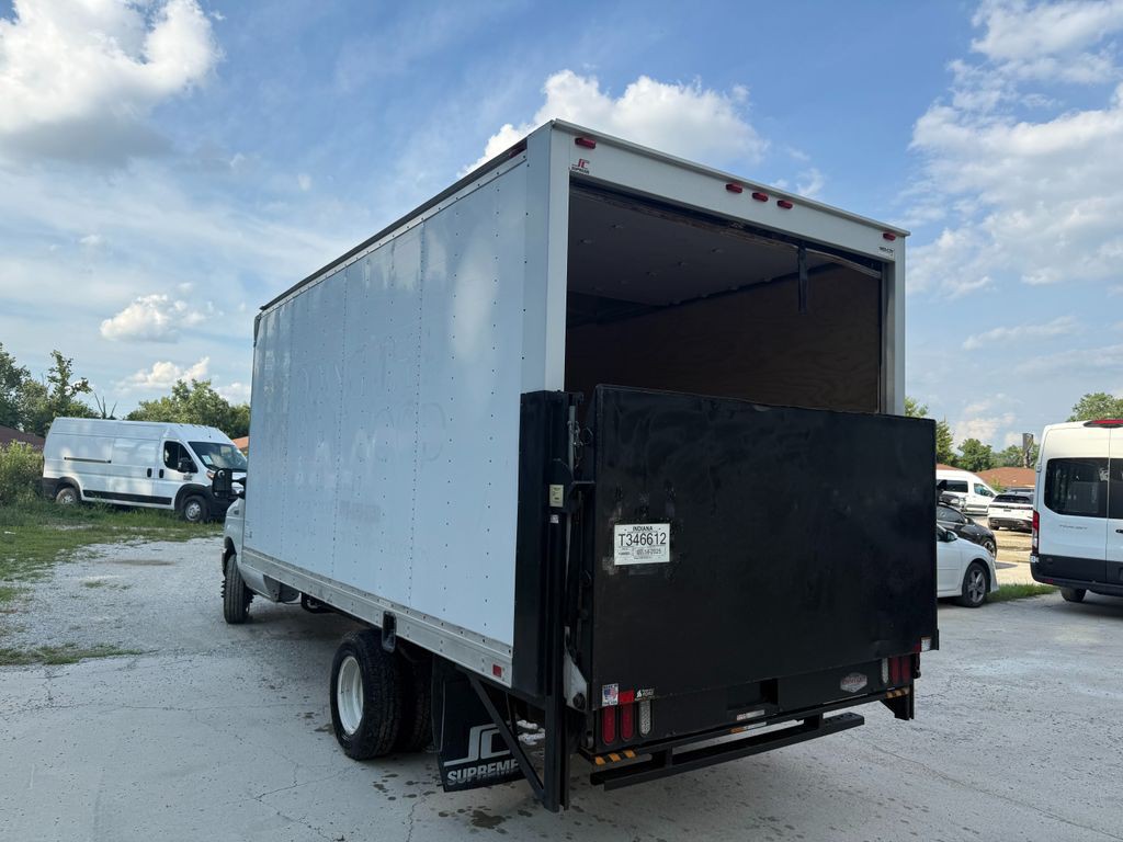 2016 Ford E-450 Image 6