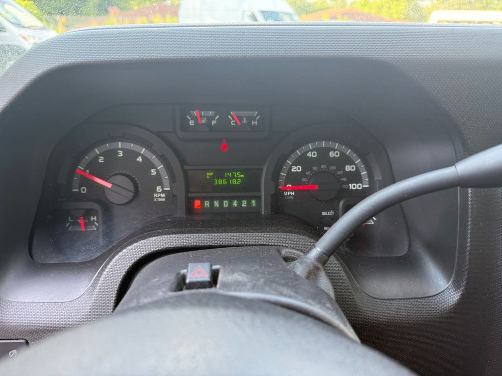 2016 Ford E-450 Image 11