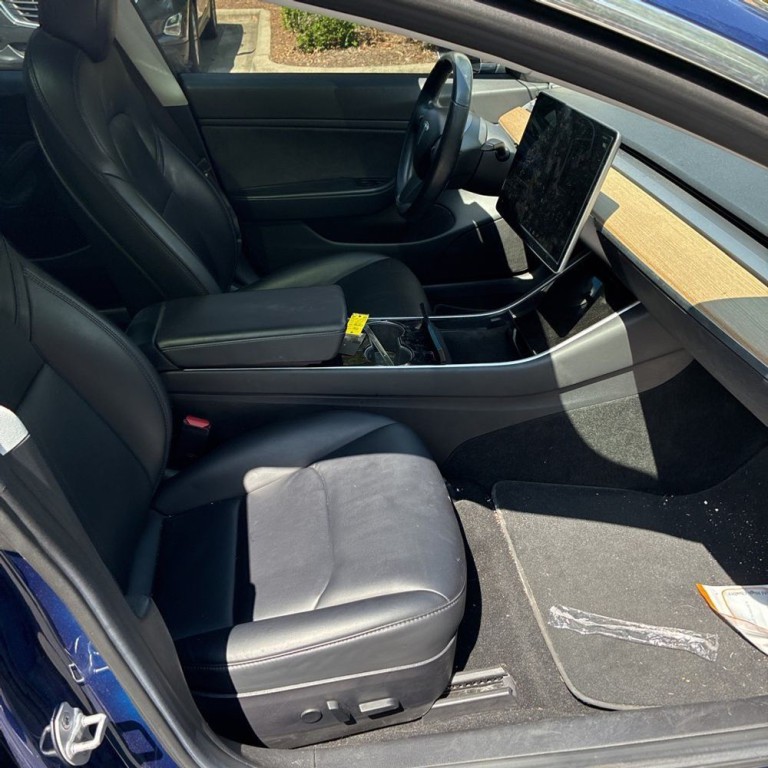 2018 Tesla Model 3 Image 11