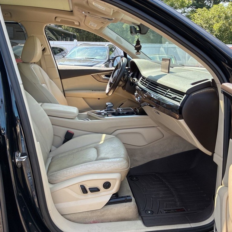 2017 Audi Q7 Image 12