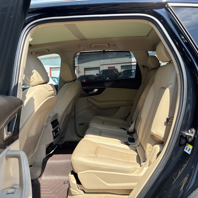 2017 Audi Q7 Image 17