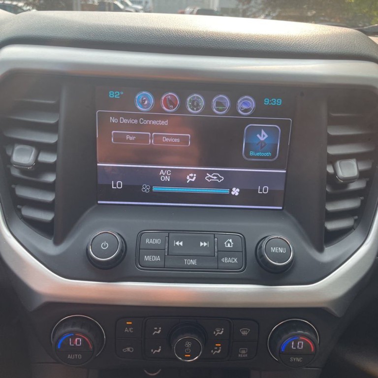2017 GMC Acadia Image 13