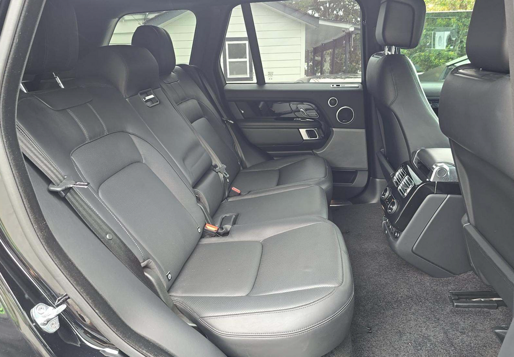 2018 Land Rover Range Rover Image 11