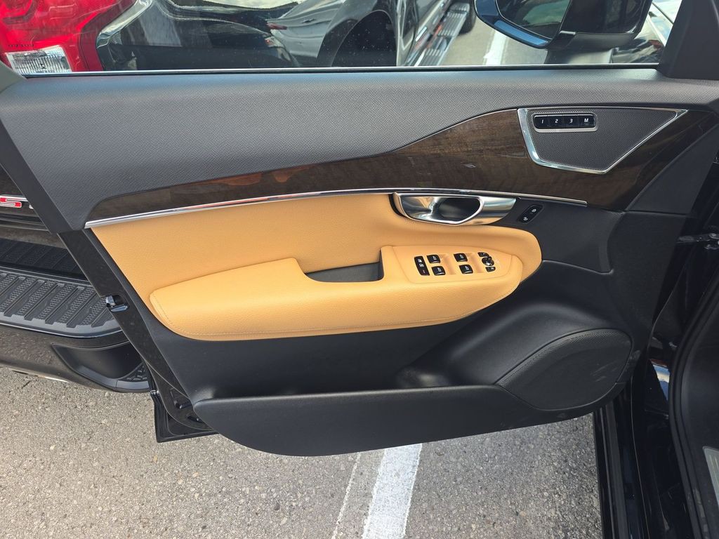 2018 Volvo XC90 Image 13
