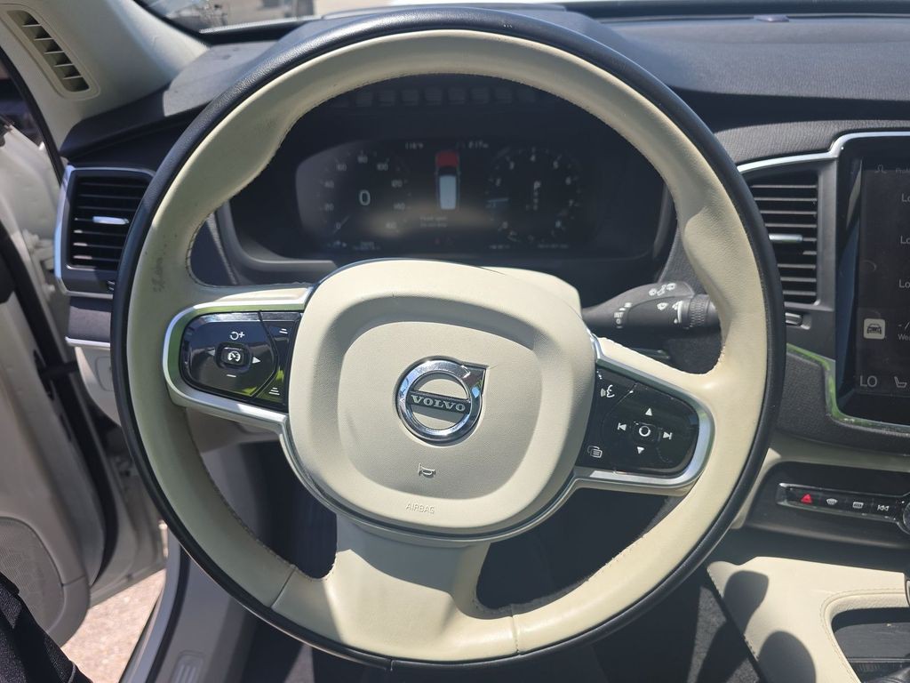 2020 Volvo XC90 Image 10