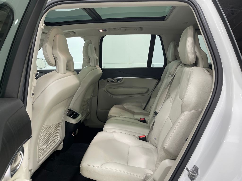 2020 Volvo XC90 Image 29