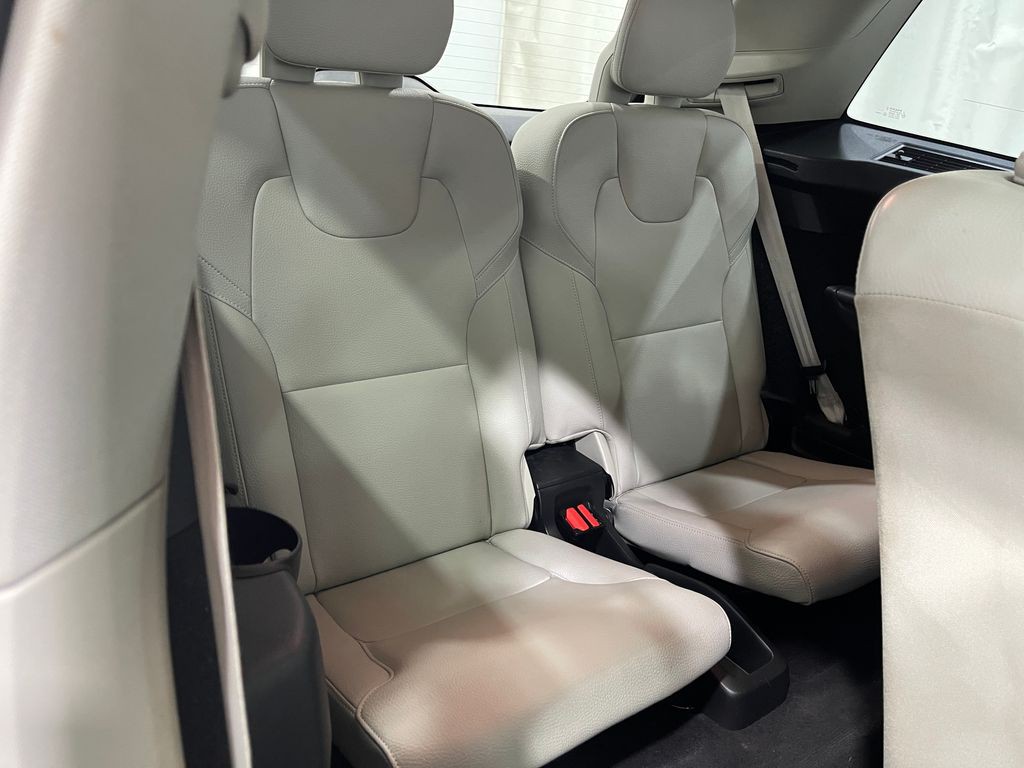 2020 Volvo XC90 Image 31