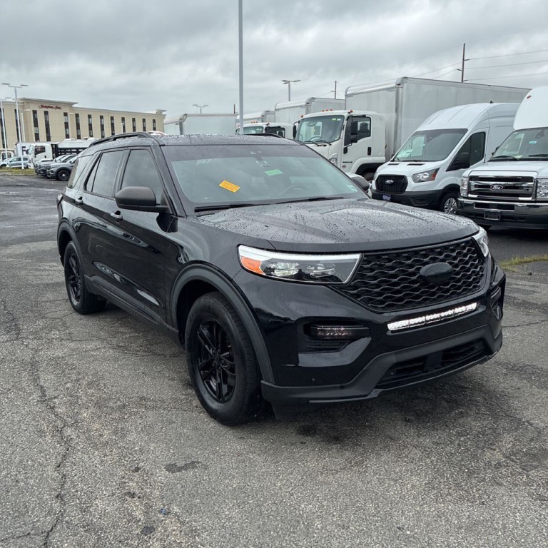 2021 Ford Explorer Image 1
