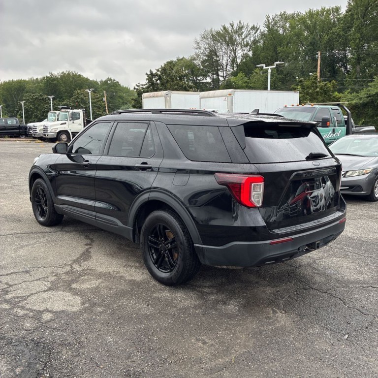 2021 Ford Explorer Image 8