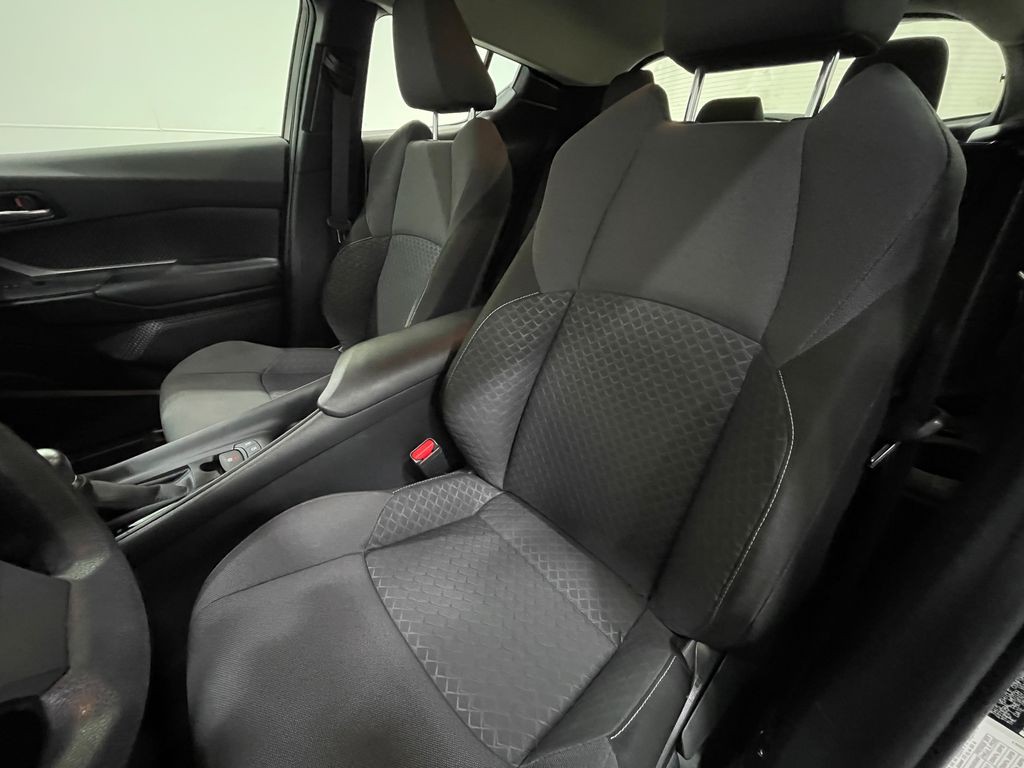 2021 Toyota C-HR Image 12