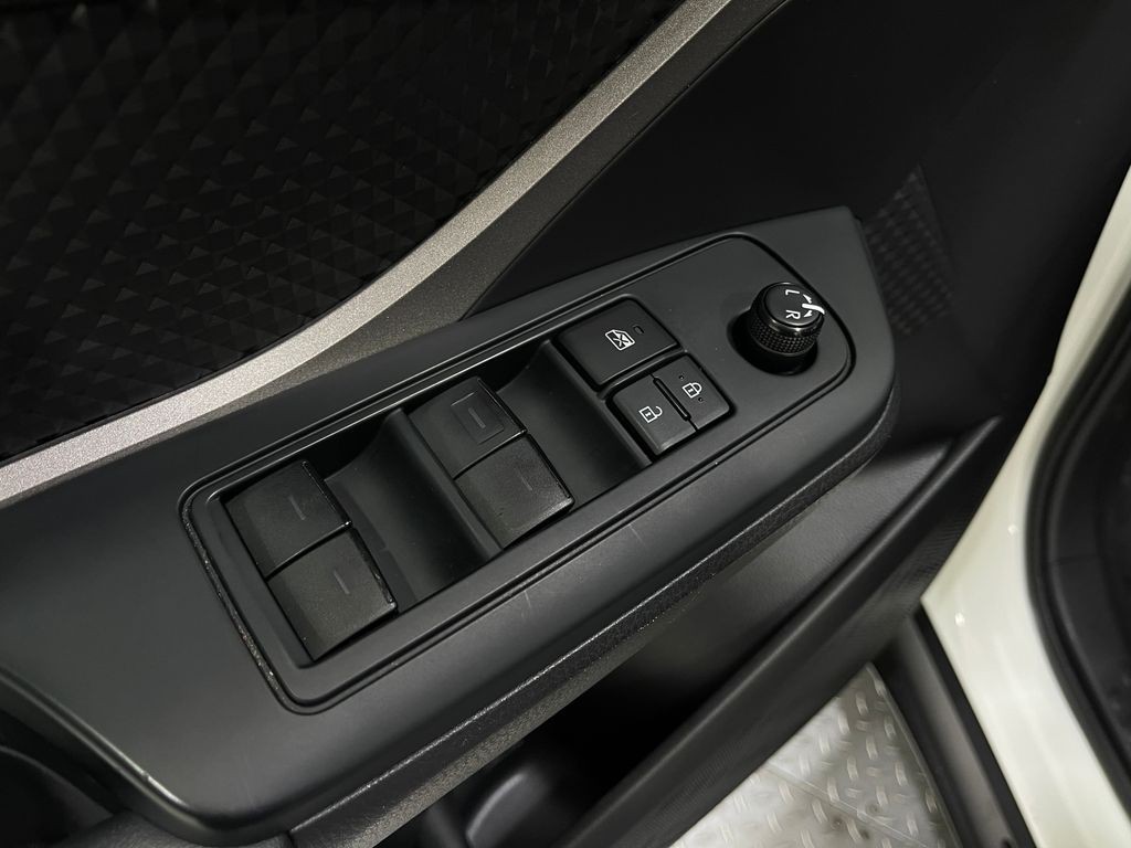 2021 Toyota C-HR Image 14