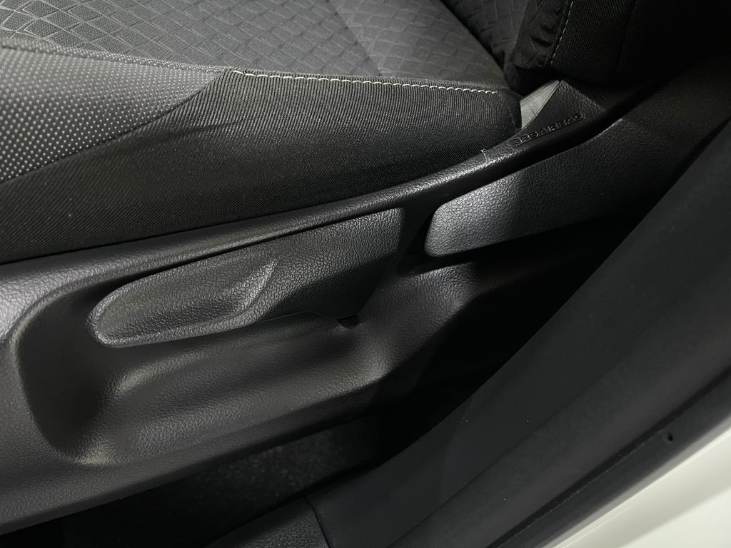 2021 Toyota C-HR Image 15